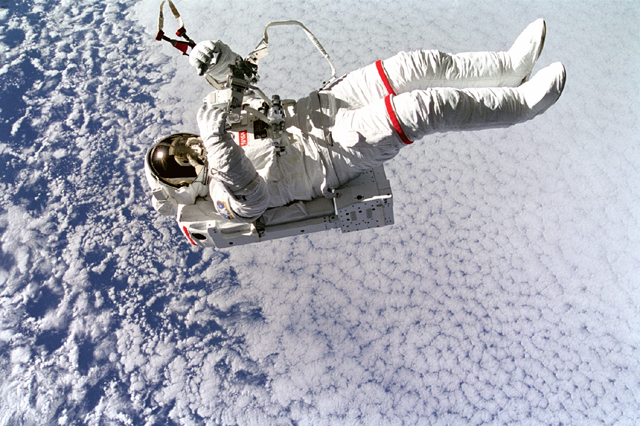 Space History Photo: Mark Lee Tetherless and Free